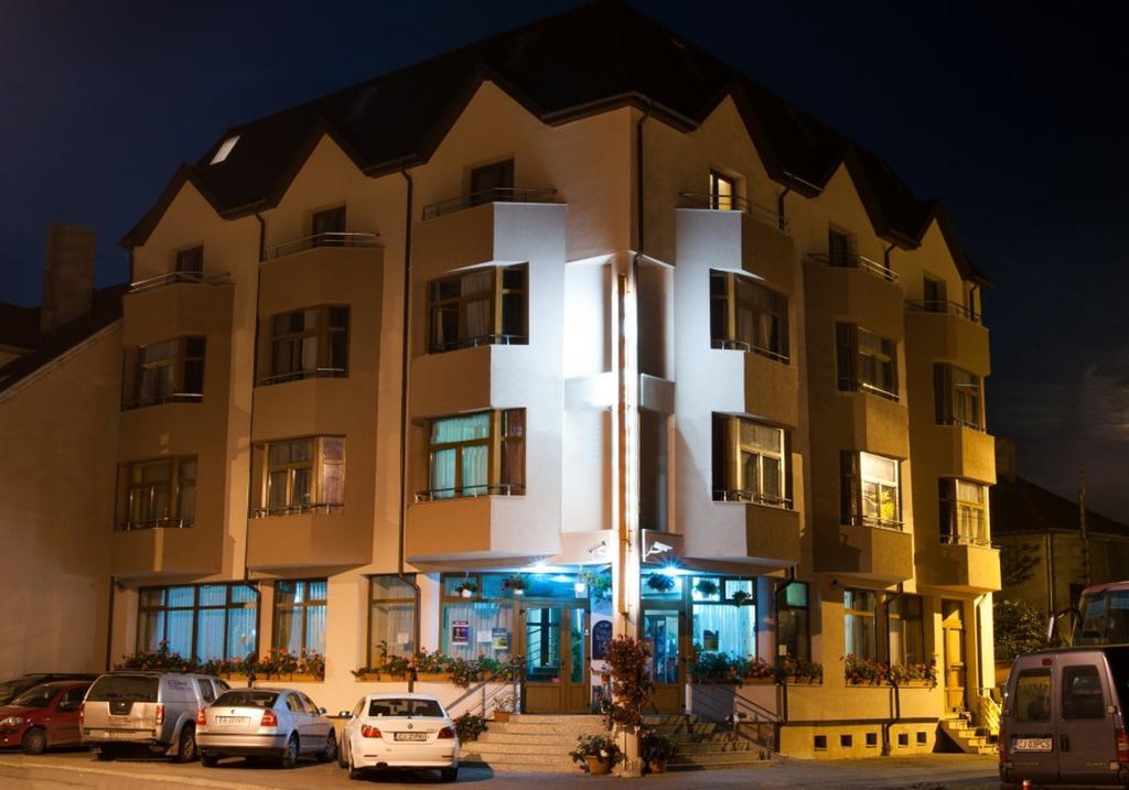 Hotel Cristal كلوج-نابوكا المظهر الخارجي الصورة