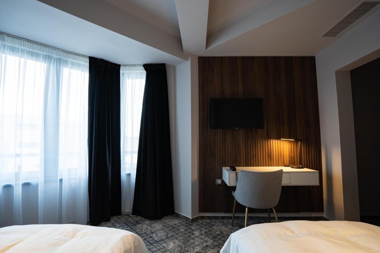 Hotel Cristal كلوج-نابوكا المظهر الخارجي الصورة