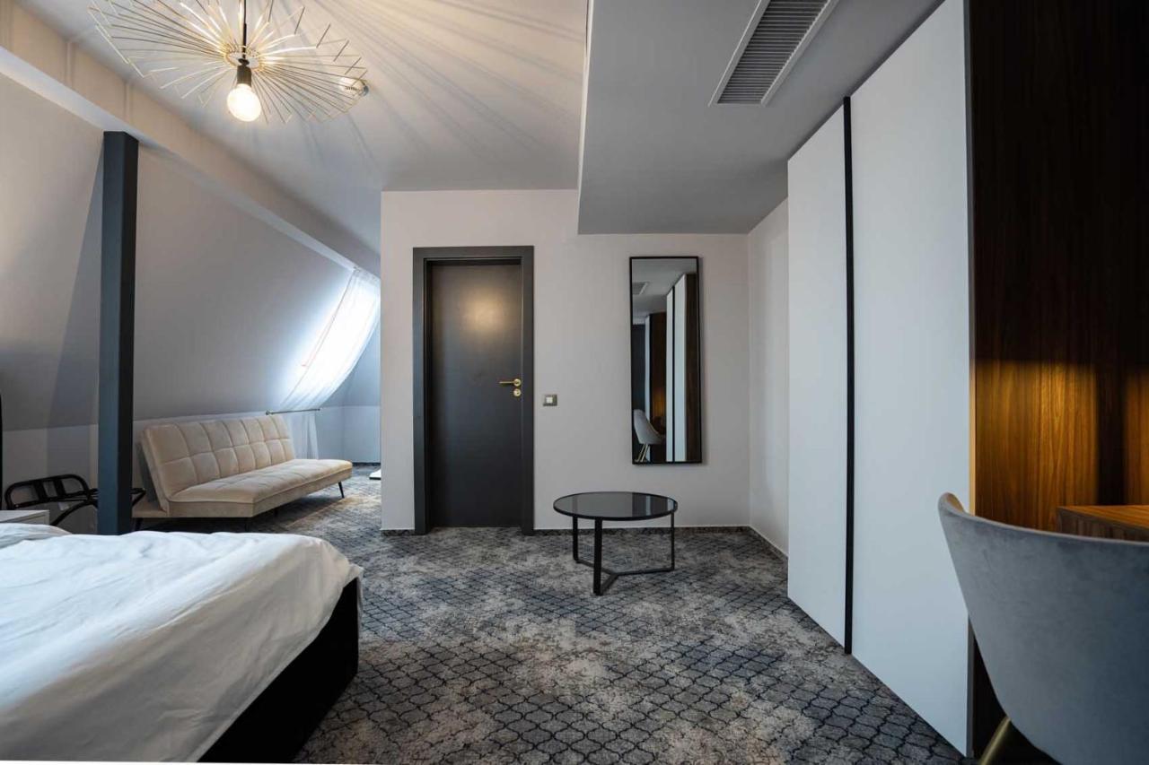 Hotel Cristal كلوج-نابوكا المظهر الخارجي الصورة